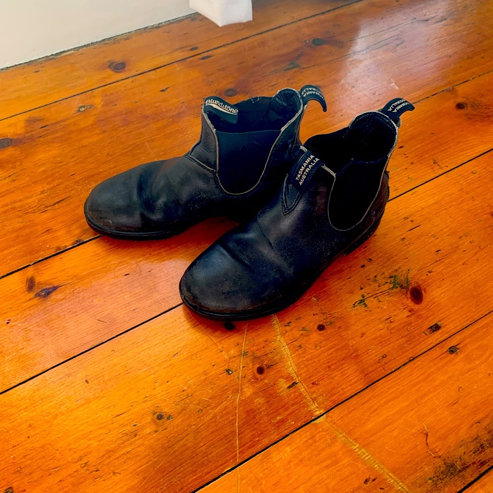 Women’s Blundstones! Size 10.5 (7 Australian)- comfortable, smoke-free home.